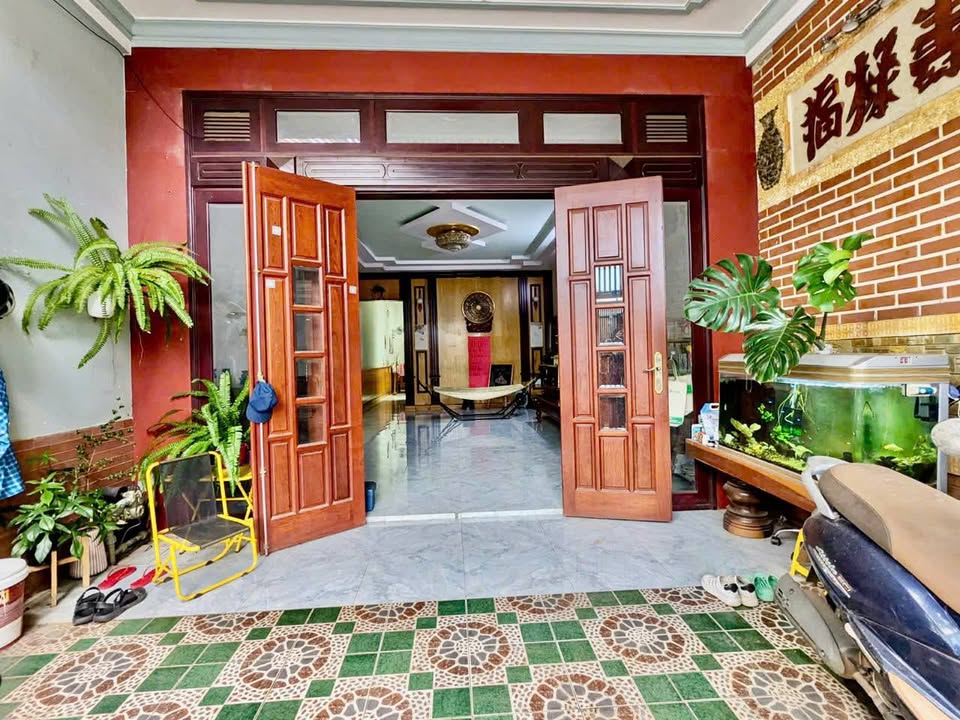 Nhà mặt tiền đường Ama Khê, Buôn Ma Thuột 110m² giá 10 triệu - Thiết kế hiện đại, yên tĩnh!