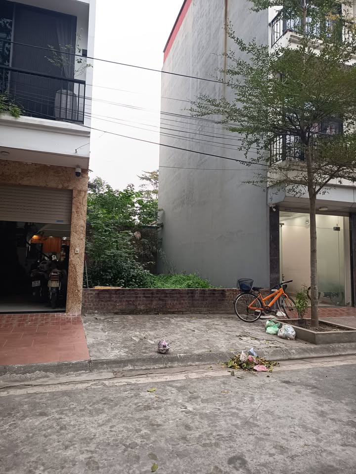 Đất tái định cư Thạch Bàn 90m² giá 20 tỷ - Cơ hội đầu tư hấp dẫn!