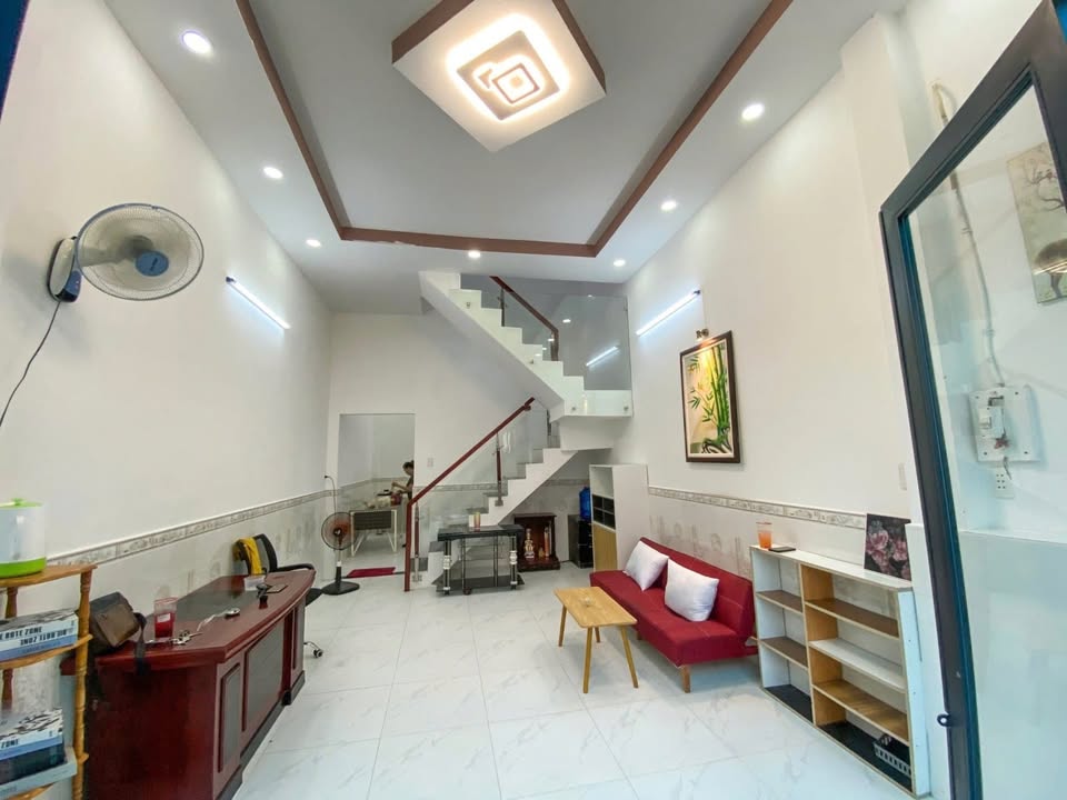 Nhà 2 tầng Tam Bình, Thủ Đức 48m² giá 3.2 tỷ - Hẻm xe hơi, gần chợ đầu mối!