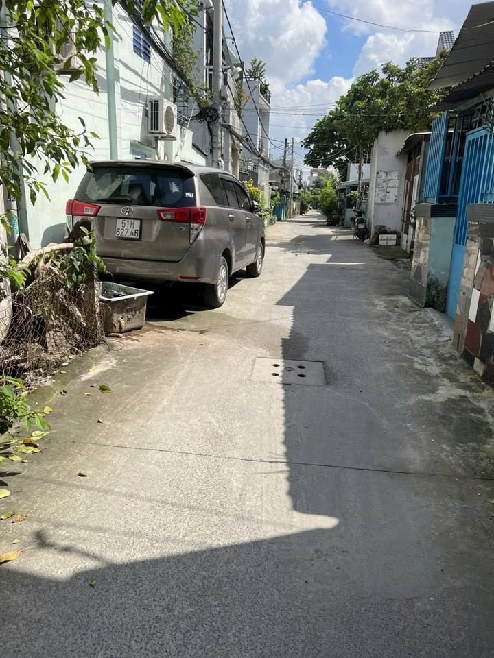 Nhà phố Hiệp Bình Phước Thủ Đức 98m² giá 6.1 tỷ - Sổ đỏ chính chủ, hẻm xe hơi