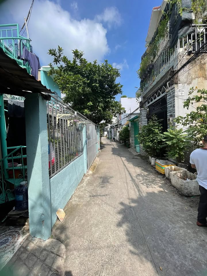 Đất nền Lê Văn Thịnh, Quận 2, 94m² giá 6 tỷ - Sổ hồng riêng, vị trí thuận lợi!