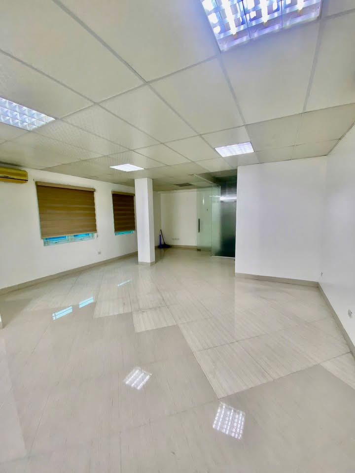 Văn phòng cho thuê Ngõ 168 Nguyễn Xiển 60m² giá 8.5 triệu - Đầy đủ tiện nghi, giao thông thuận lợi!