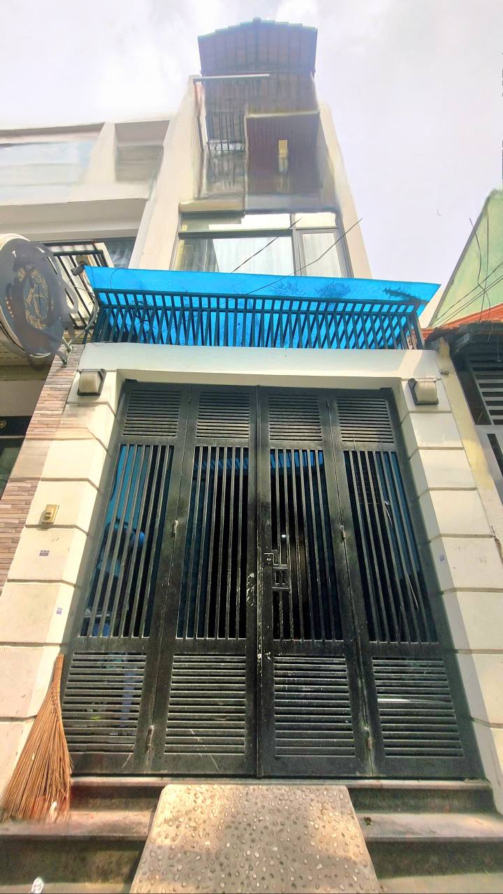 Nhà 4 tầng Nguyễn Trãi, Quận 5, 140m² giá 10 tỷ - Khu VIP gần các trường ĐH