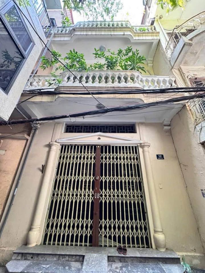 Nhà riêng Ngõ Tân Ấp 43m² giá 8.2 tỷ - Mặt ngõ ô tô quay đầu, vị trí đắc địa!