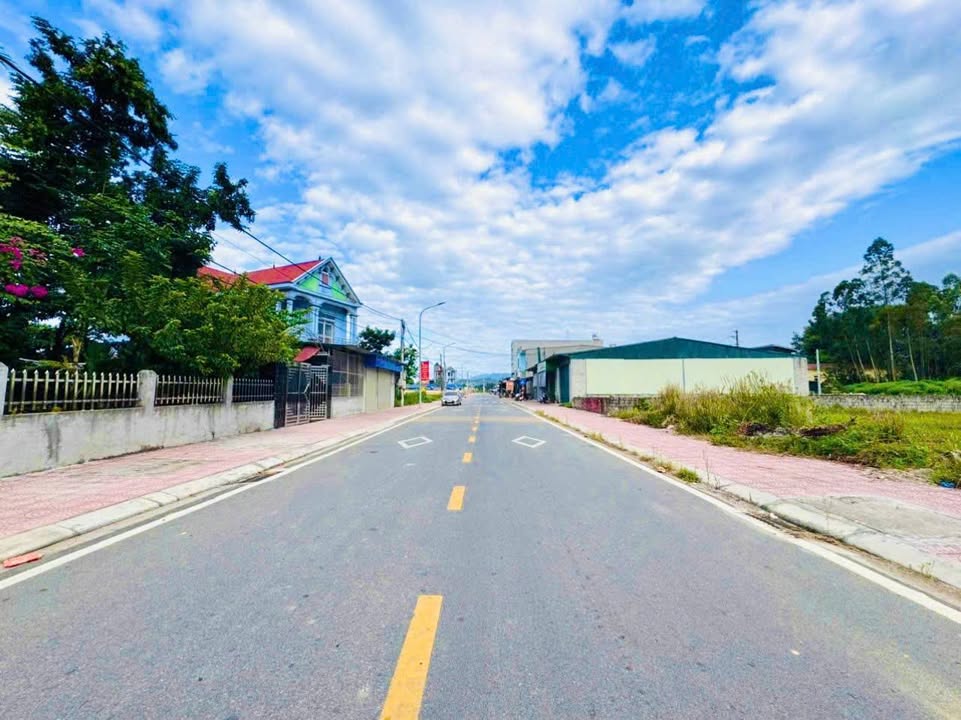 Đất đấu giá mặt tiền đẹp Yên Dương, Tam Đảo 120m² giá 2 tỷ - Cơ hội đầu tư sinh lời!