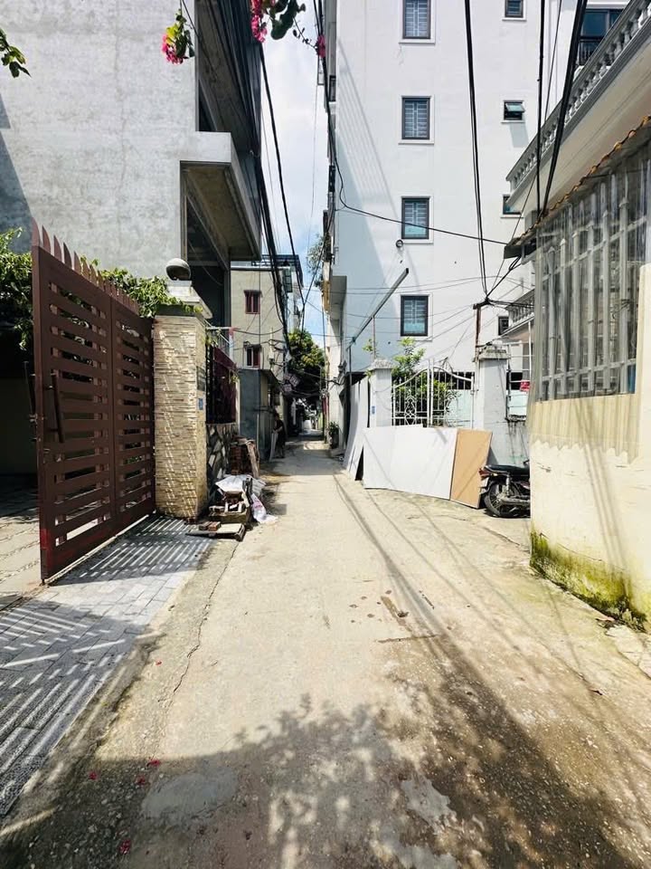 Nhà 5 tầng Thạch Bàn, Long Biên 44m² giá 8.6 tỷ - Gần ô tô, thang máy