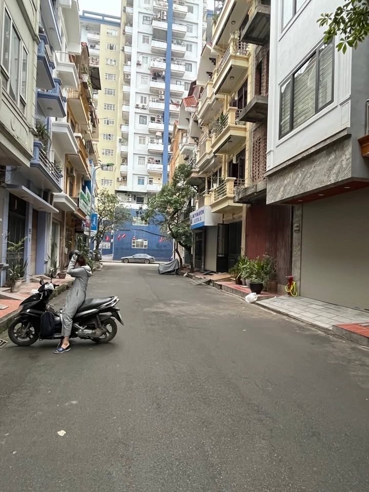 Nhà phố Nguyễn Cảnh Dị, Đại Kim 54m² giá 21 tỷ - Thiết kế hiện đại, kinh doanh thuận lợi!