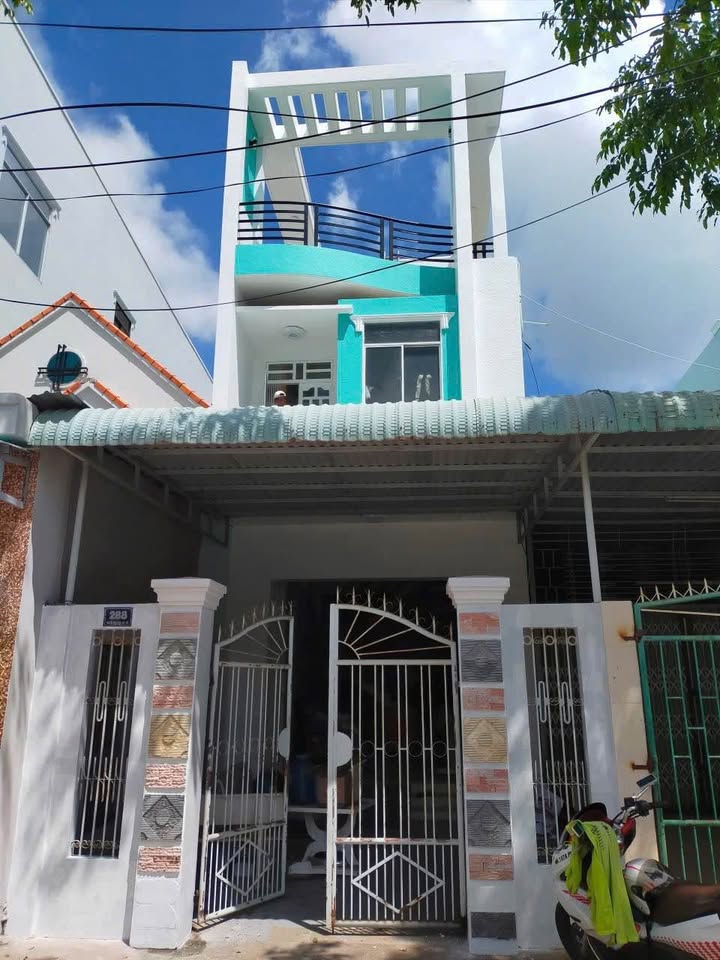 Nhà cho thuê mặt tiền đường Nguyễn Văn Linh, Sóc Trăng 189m² - Phù hợp với nhiều loại hình kinh doanh!