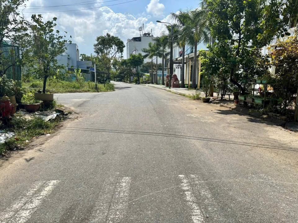 Lô đất Dương Sơn 4, Hòa Xuân 100m² giá 3.55 tỷ - Hạ tầng hoàn chỉnh, sẵn sàng xây dựng!