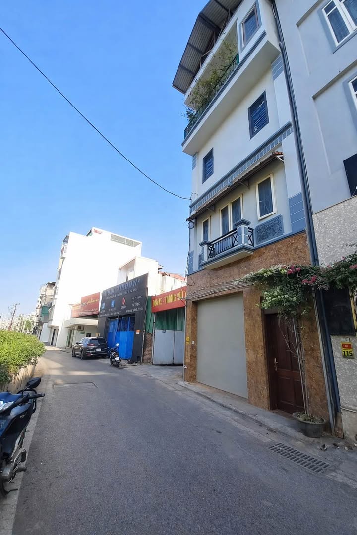 Nhà mặt phố Long Biên 51m² giá 8.99 tỷ - Kinh doanh sầm uất, ô tô tránh nhau!