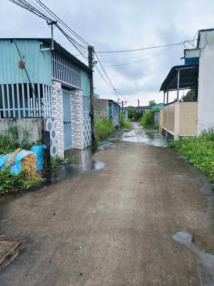 Nhà cấp 4 hẻm 646 Châu Thị Kim, Tân An, 200m² giá 2.2 tỷ - Nhà rộng rãi, thoáng mát!