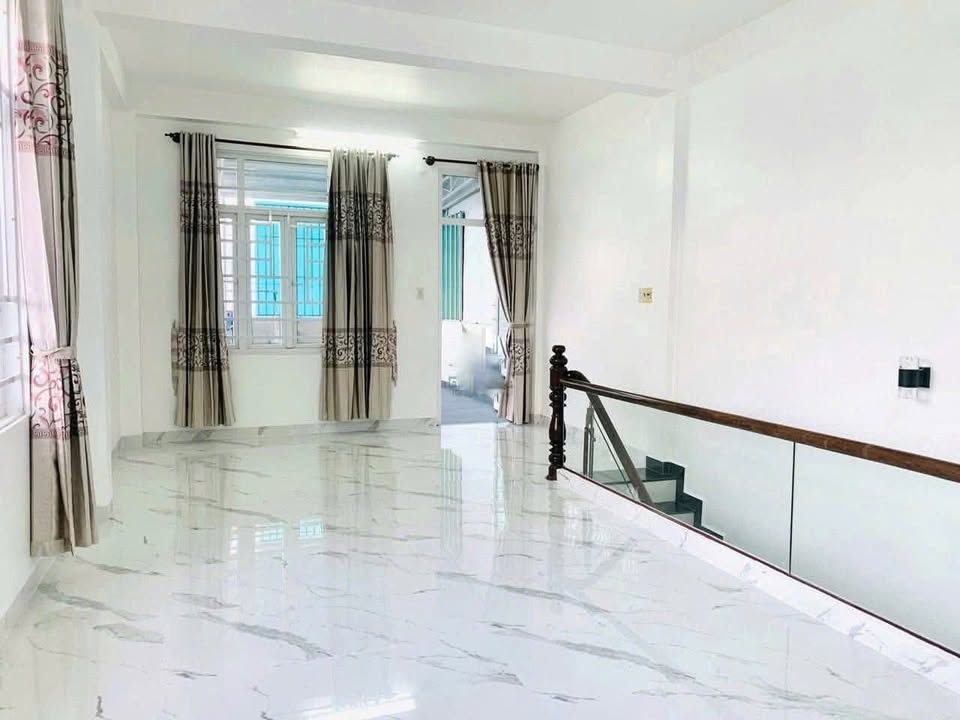 Nhà nguyên căn tại Nha Trang 194m² giá 26 triệu - Địa điểm lý tưởng cho văn phòng!