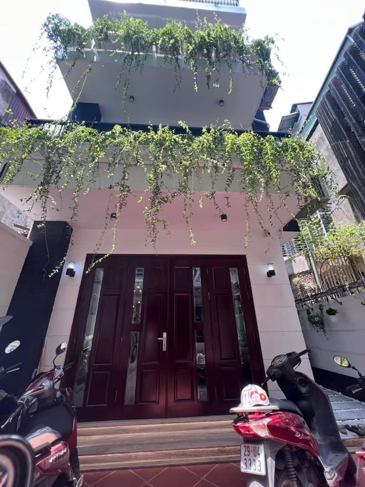 Nhà 6 tầng Chùa Bộc 49m² giá 6.8 tỷ - Thiết kế hiện đại, chính chủ!