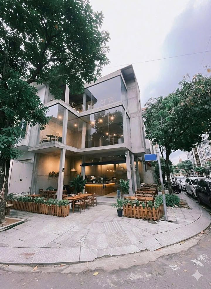 Cho thuê góc 2 mặt tiền đường Hoa Mai, Phú Nhuận 72m² - Vị trí đắc địa cho kinh doanh!