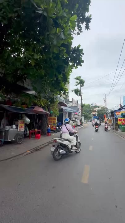 Nhà mặt tiền Tên Lửa, Bình Tân 100m² giá 13.9 tỷ - Sẵn sàng vào ở ngay!