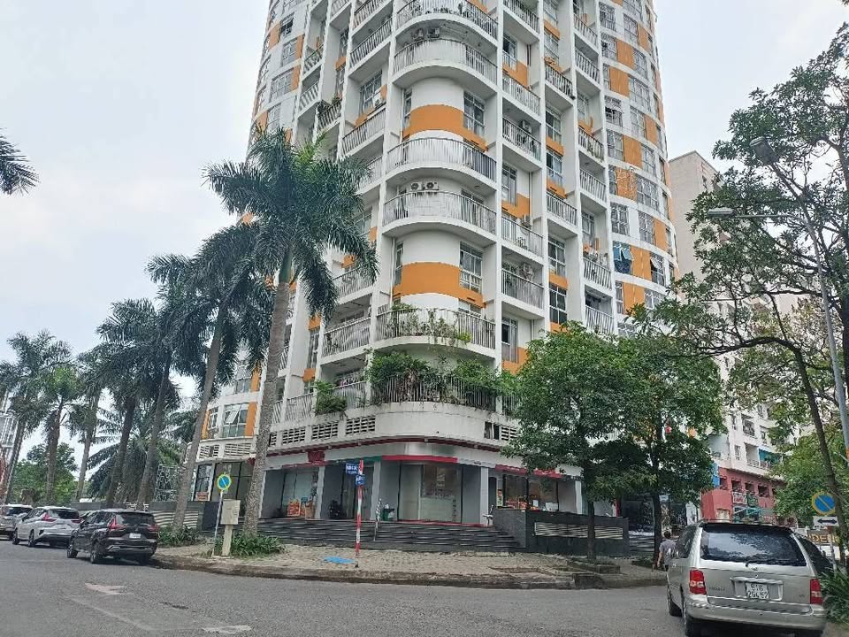 Nhà Bình Chánh 140m² giá 14.2 tỷ - Thiết kế 5 tầng, 8 phòng ngủ tiện nghi