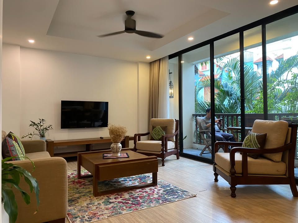 Căn hộ cho thuê tại Xuân Diệu, Tây Hồ 130m² giá 13.5 triệu - Không gian sống thoáng đãng!