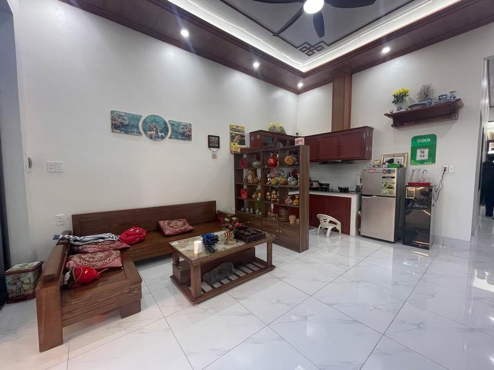 Nhà cấp 4 Đông Kinh Lạng Sơn 65m² giá 2 tỷ - Đối diện siêu thị Đồng Tiến!