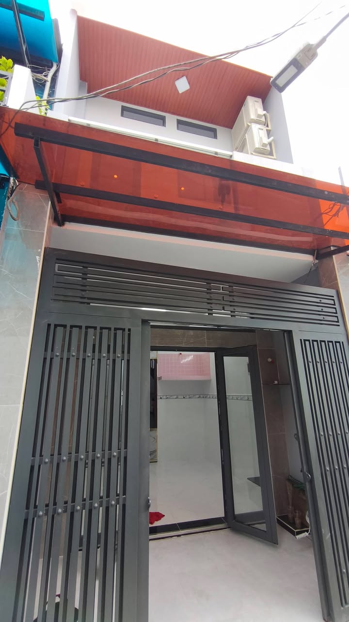 Nhà 2 tầng Lý Chiêu Hoàng, Quận 6 - 31m² giá 3.95 tỷ - Nhà mới đẹp, sẵn ở ngay!