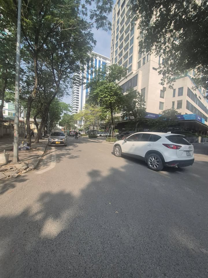 Nhà phố Láng Hạ Đống Đa 68m² giá 24 tỷ - Đầu tư sinh lời với tiềm năng lớn!