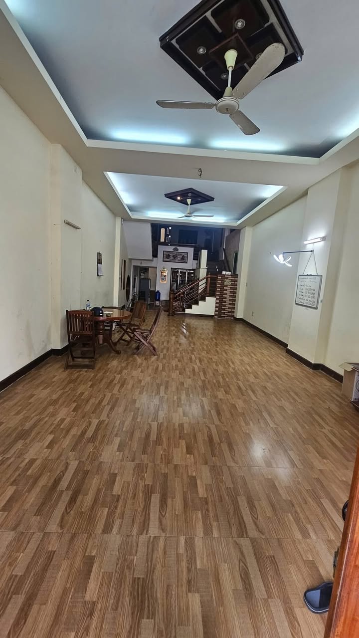 Nhà cho thuê 3 tầng đường Hùng Vương Tuy Hòa 100m² giá 25 triệu - Thương lượng linh hoạt!