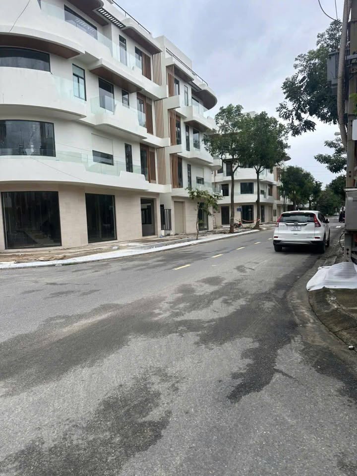 Nhà mặt tiền Vũ Trọng Phụng, Hải Châu 70m² giá 7 tỷ - Kinh doanh ngay!