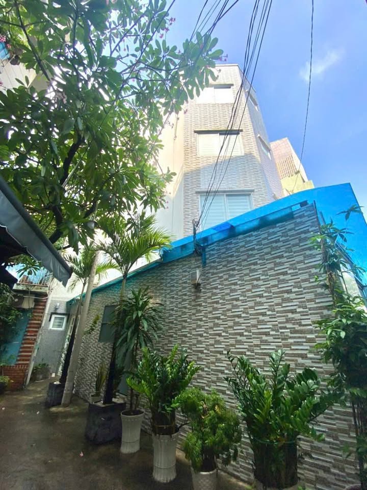 Nhà lô góc Phạm Văn Hai 56m² giá 7.98 tỷ - Thiết kế hiện đại, tiện nghi tối ưu!