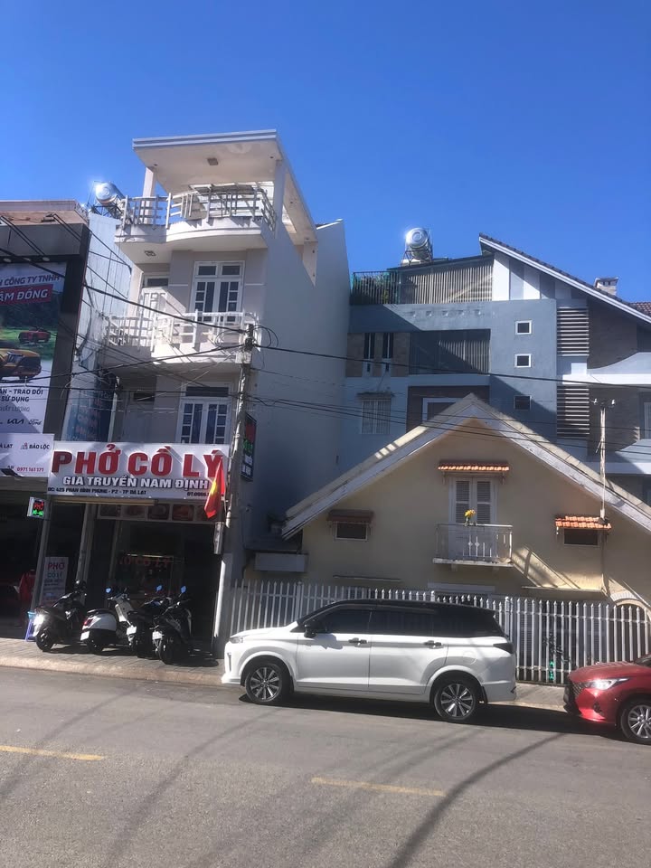 Nhà cho thuê tại Đà Lạt 425 Phan Đình Phùng - 4 tầng, 7 phòng ngủ thoáng mát!