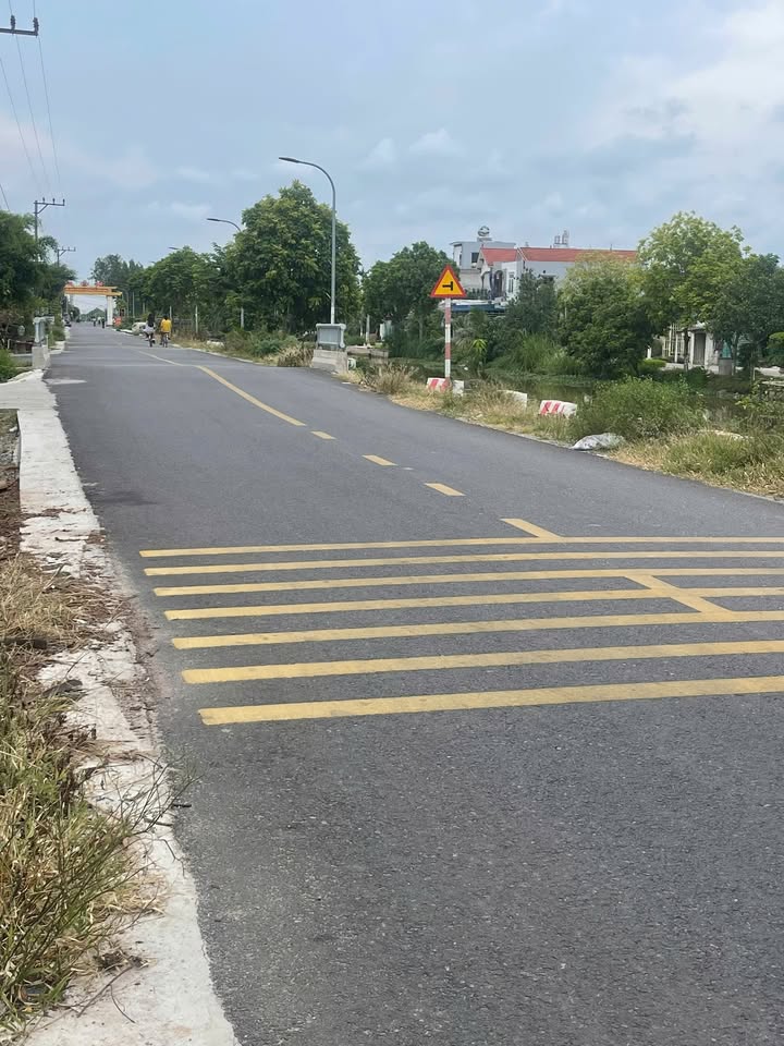 Đất thổ cư Hải Sơn, Hải Hậu 50m² giá 2 tỷ - Mặt đường trục chính thuận lợi kinh doanh!