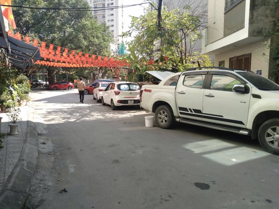 Nhà Ngọc Thụy Long Biên 32m² giá 9.85 tỷ - Ô tô vào tận nhà, ở ngay!