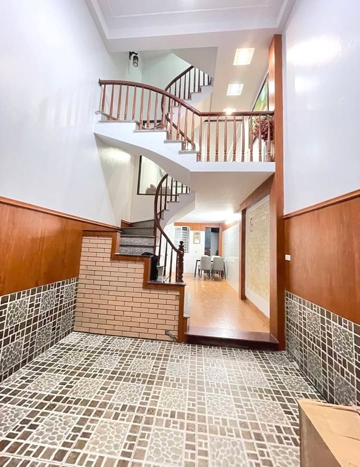 Nhà 6 tầng Định Công 32m² giá 5 tỷ - Nhà đẹp, sổ đỏ chính chủ!