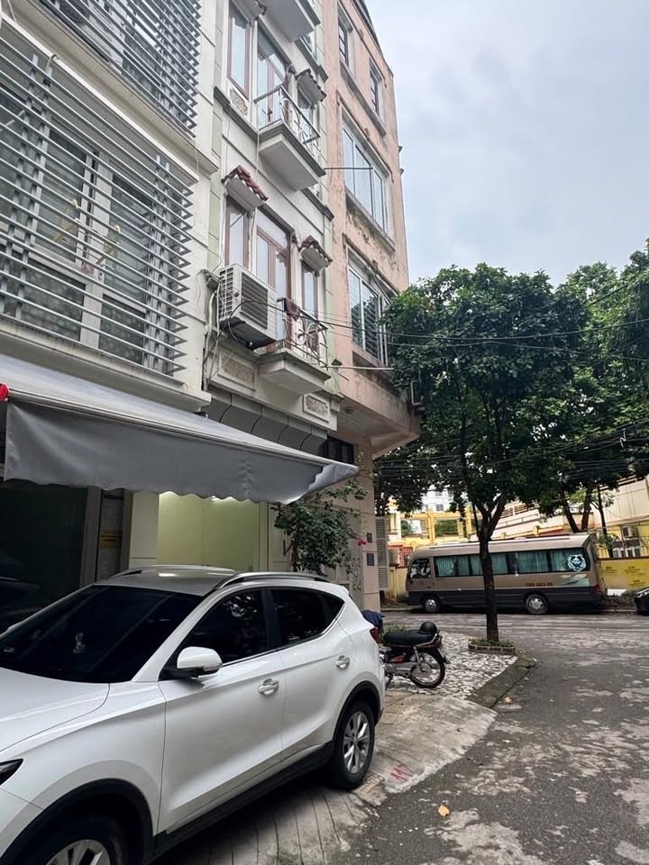 Nhà Hoàng Văn Thụ 36m² giá 12 tỷ - Vị trí đẹp, tiện kinh doanh ngay!