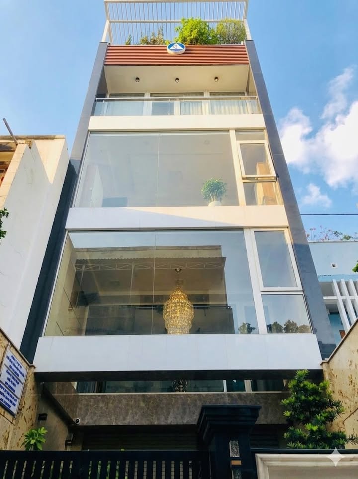 Cho thuê tòa nhà showroom - Spa - VP Nơ Trang Long 100m² - Địa điểm lý tưởng cho kinh doanh!