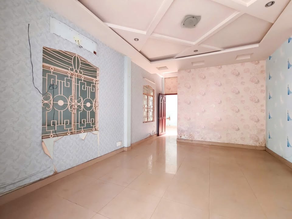 Nhà nguyên căn mặt tiền đường Nhất Chi Mai, Tân Bình - Sân thượng rộng, giá 20 triệu/tháng!