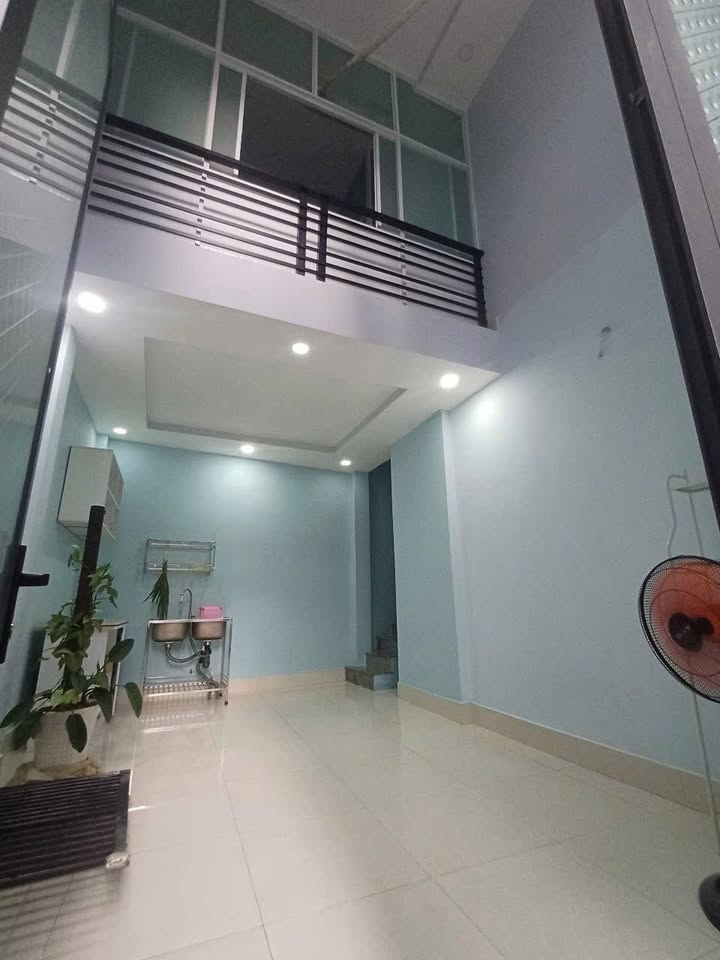 Nhà cho thuê đường Trần Hữu Trang, Phú Nhuận 1 trệt 1 lửng 1 lầu - Giá chỉ 8.5 triệu/tháng!