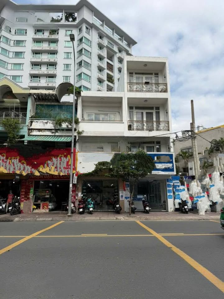 Nhà mặt tiền cho thuê đường Phổ Quang, quận Phú Nhuận 68m² - Giá chỉ 35 triệu/tháng!