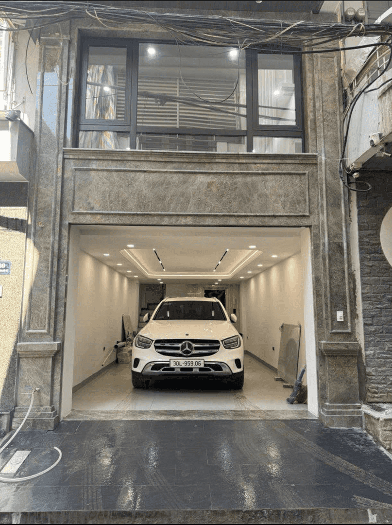 Nhà mặt đường Vân Côn 6 Tầng, ô tô đỗ cửa, 36m² - Kinh doanh ngay!