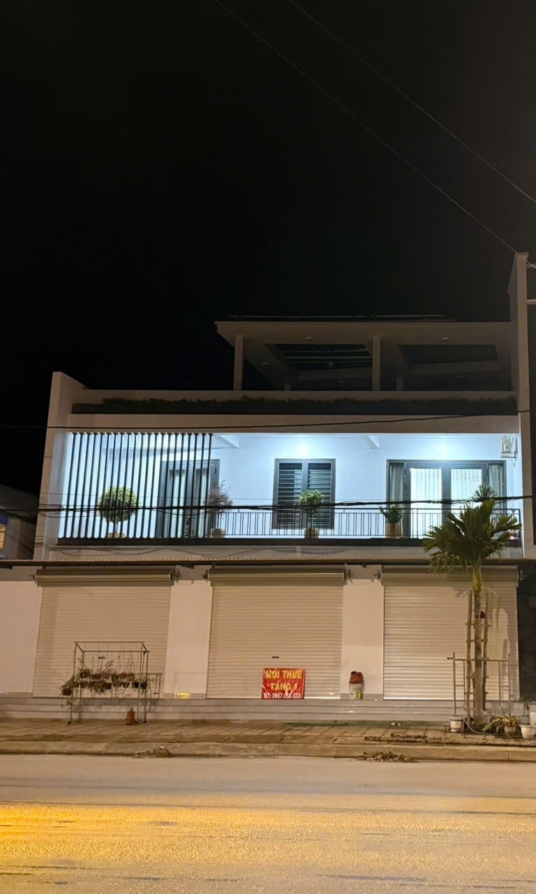 Cho thuê văn phòng tầng 1 tại Thị Trấn Giang Tiên, Phú Lương 150m² - Mặt tiền 12m riêng biệt