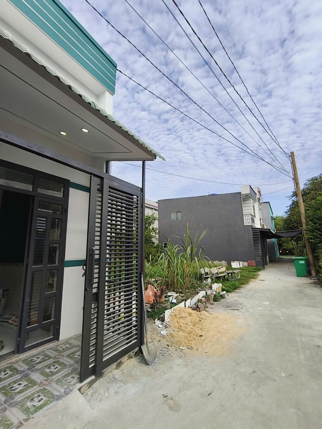 Bán nhà mặt tiền Hóc Môn 36m² giá 650 triệu - Chính chủ, sổ riêng, thương lượng!