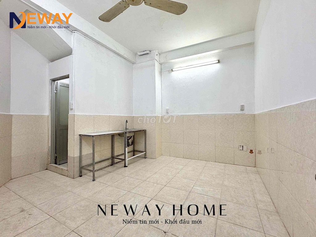 Studio cho thuê Tân Phú 18m² giá 2.3 triệu - Sẵn sàng ở ngay!
