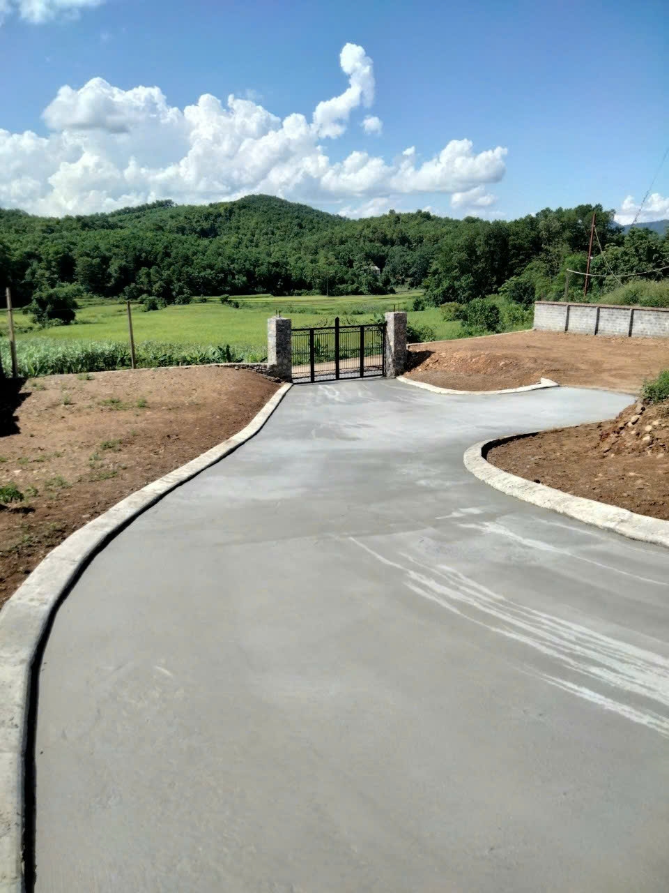 Đất nghỉ dưỡng 5.400m² xã Hợp Hòa, Lương Sơn, Hòa Bình - Sổ đỏ chính chủ, giá 22 tỷ!