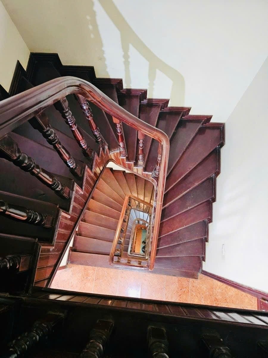 Nhà góc thông bàn cờ Hoàng Mai 80m² giá 24.5 tỷ - Kinh doanh sầm uất, ô tô vào nhà!