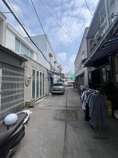 Gấp Bán Nhà Giáp Tân Phú 79m² chỉ 3.252 Tỷ - Hẻm Xe Hơi Thông Tứ Hướng Lê Văn Quới!