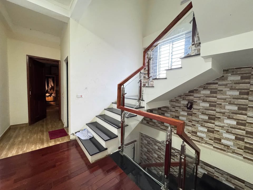 Nhà 4 tầng phường Hà Huy Tập 60,5m² giá 5,8 tỷ - Dân cư văn minh, an ninh tốt!