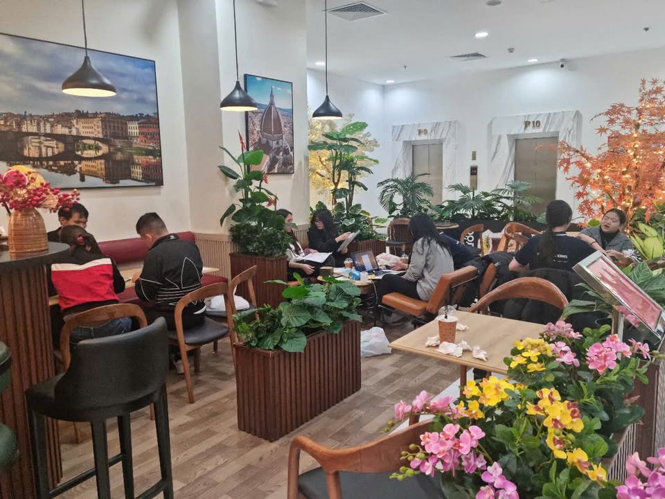 Quán Cafe cho thuê đường Huỳnh Thúc Kháng, Đống Đa 38m² - Khu vực sầm uất, đông sinh viên!