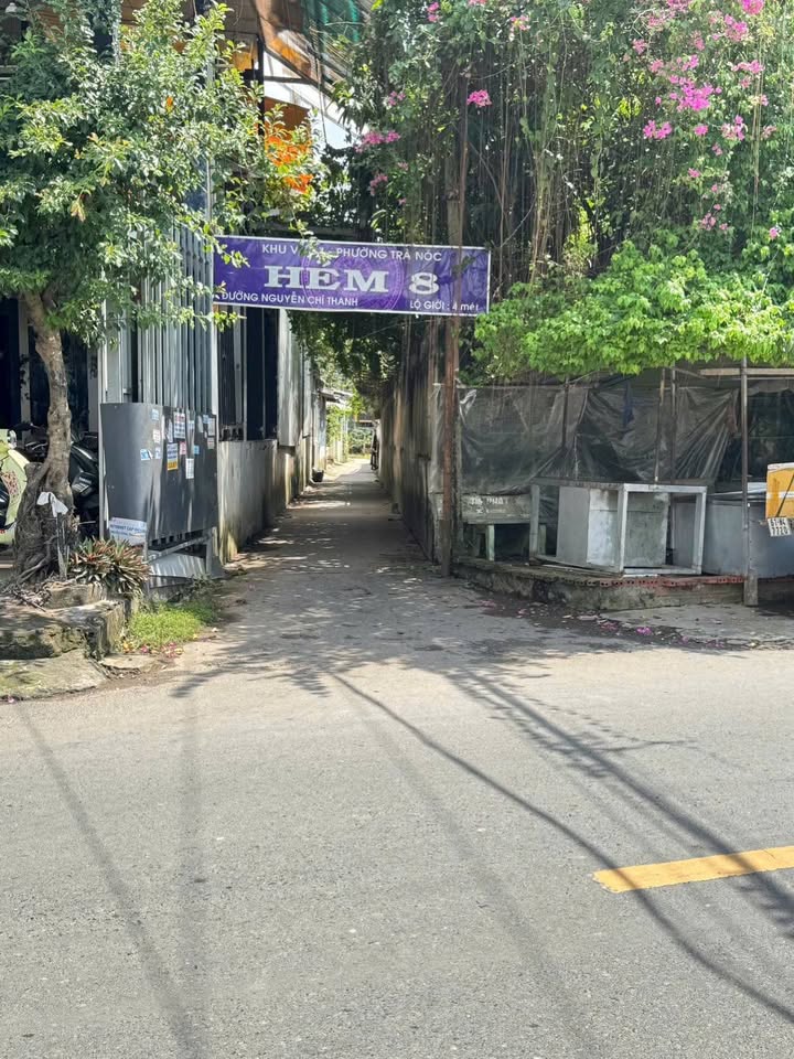 Nhà thổ cư hoàn công hẻm 8 Nguyễn Chí Thanh, 204m² giá chỉ 1.99 tỷ - Không thể bỏ lỡ!