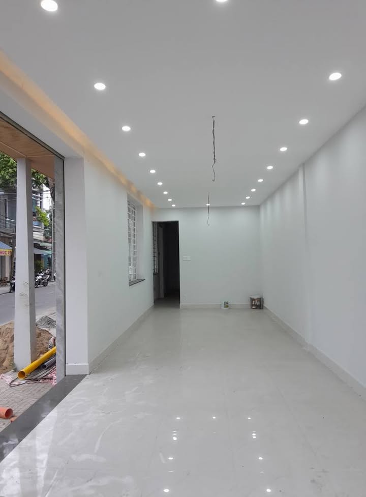 Bán FrontHouse mặt tiền Đinh Bộ Lĩnh, 42m² giá 12 tỷ - Căn góc ngay chợ Thành!