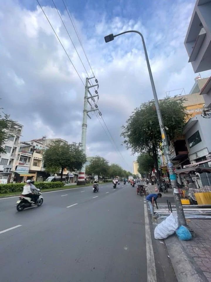 Nhà phố mặt tiền Hồng Bàng, Quận 6, 65m² giá 22.9 tỷ - Đầu tư sinh lời tuyệt vời!