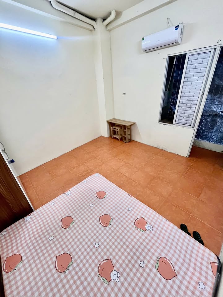 Phòng cho thuê tại 132 Cầu Giấy, 2.8 triệu - Ban công thoáng mát