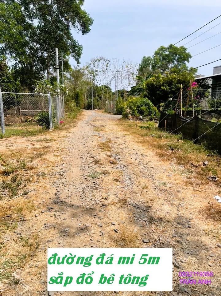 Đất vườn thổ cư xã Gia Canh, Định Quán 2069m² giá chỉ 1.2 tỷ - Vị trí đẹp gần cao tốc!